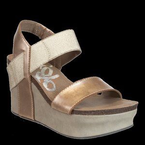 OTBT Bushnell in Gold Wedge Sandals